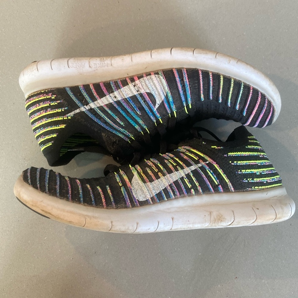Nike free runs flyknit